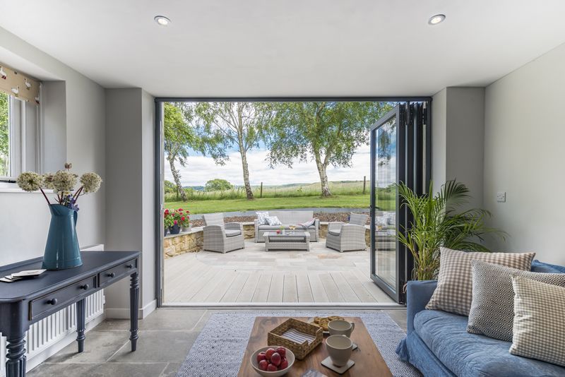 Click here for more about Oak Tree Cottage