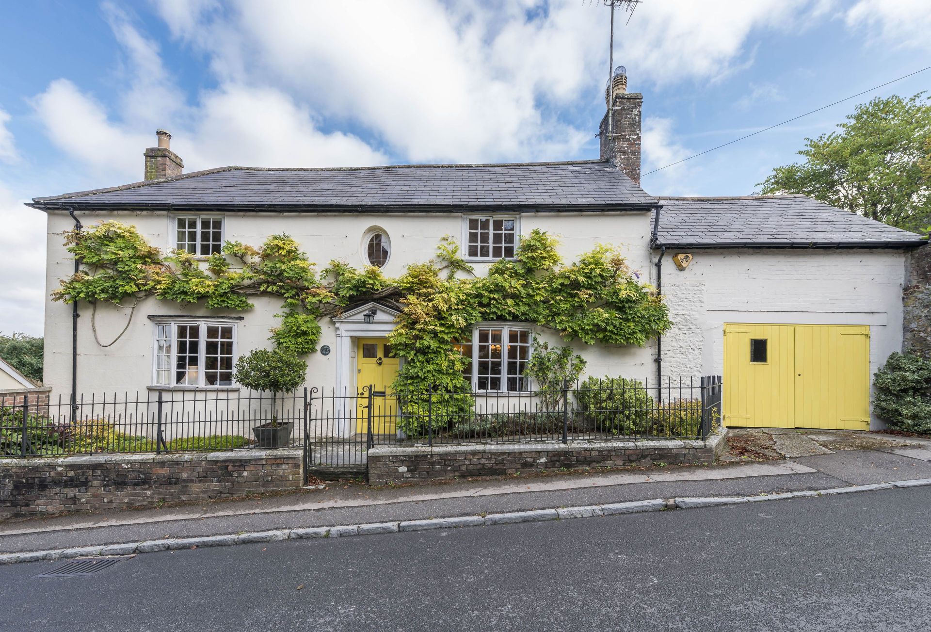Click here for more about Yellow Rose Cottage