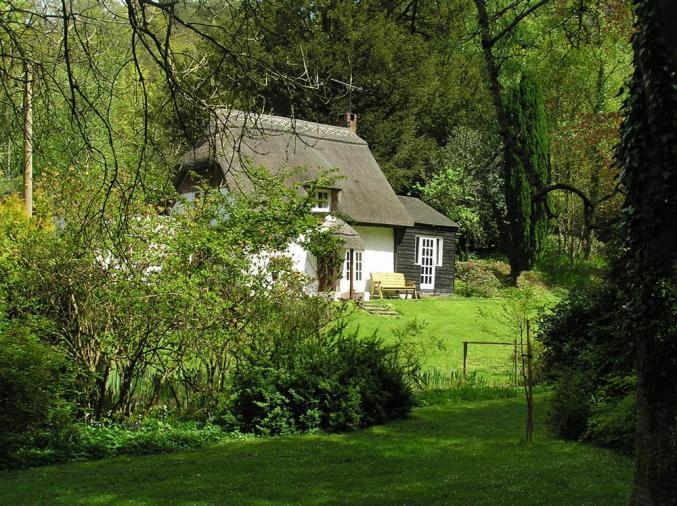 Brook Cottage is located in Fordingbridge