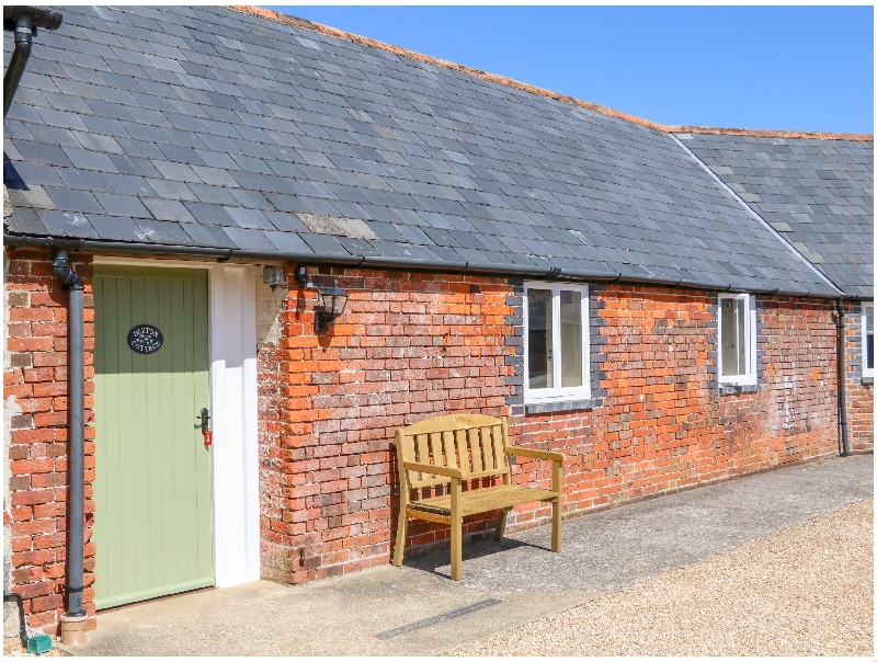 Click here for more about Blyton Cottage